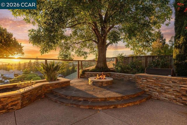 318 Sunset Dr, Danville, CA 94506