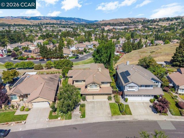 318 Sunset Dr, Danville, CA 94506