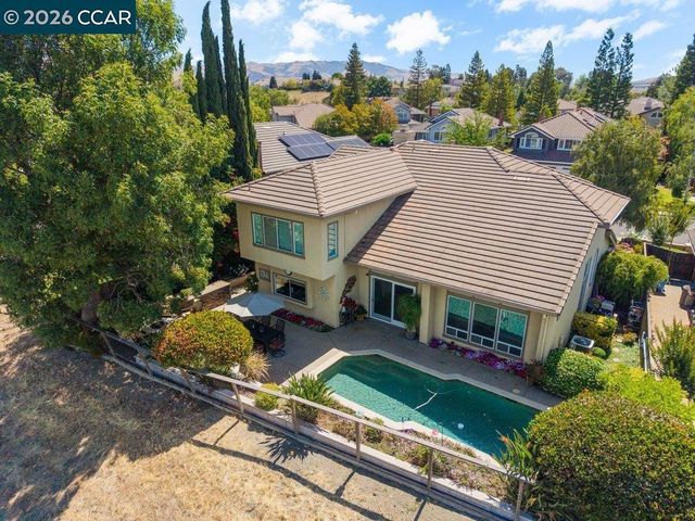 318 Sunset Dr, Danville, CA 94506