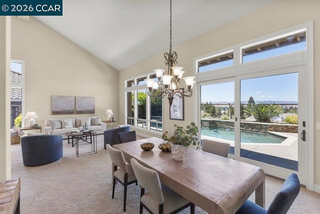 318 Sunset Dr, Danville, CA 94506