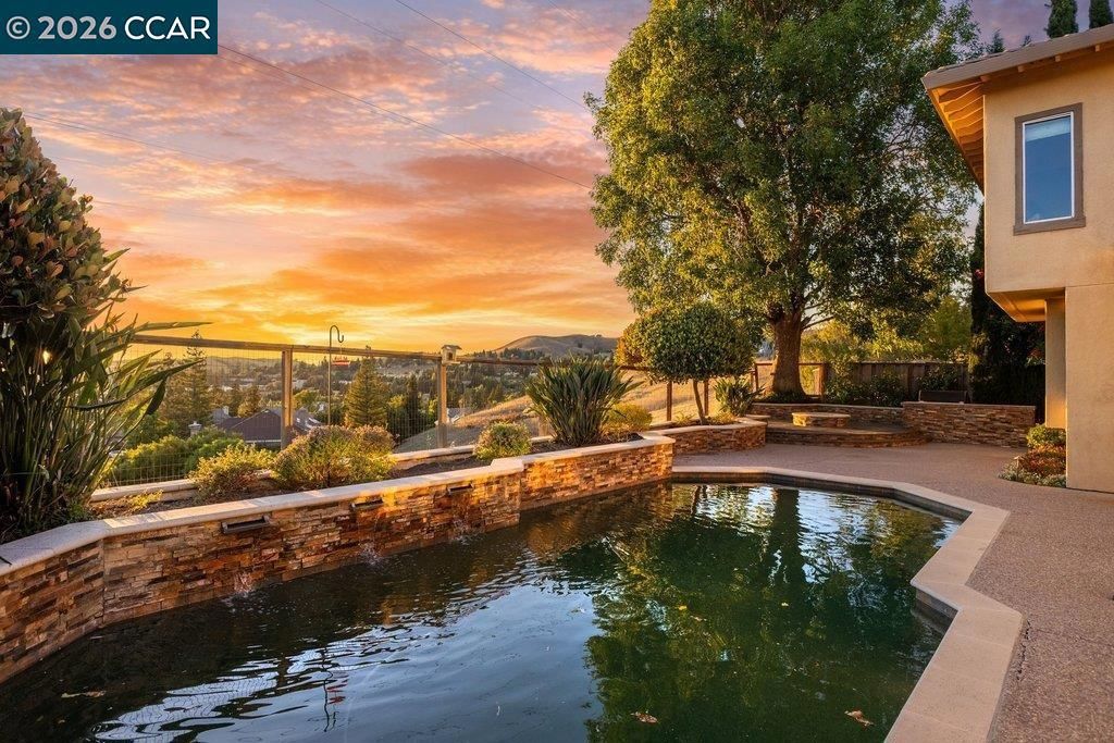 318 Sunset Dr, Danville, CA 94506