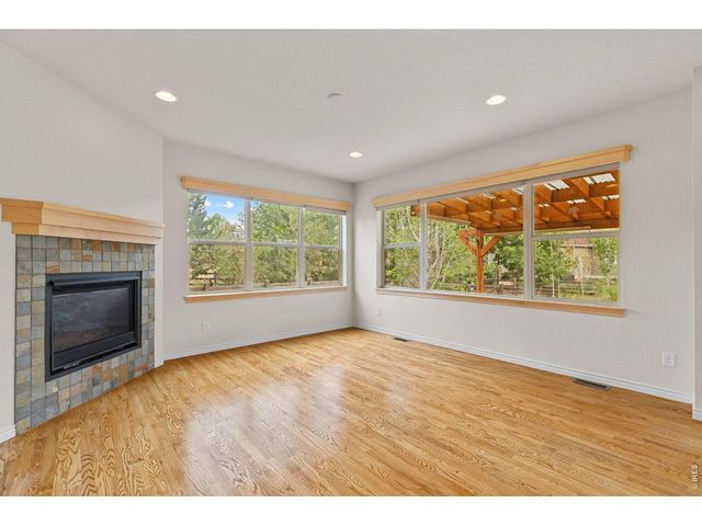 413 Raymond Ct, Lyons, CO 80540