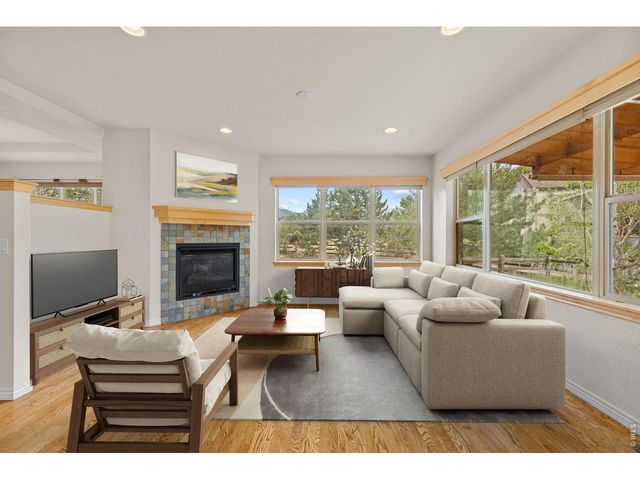 413 Raymond Ct, Lyons, CO 80540