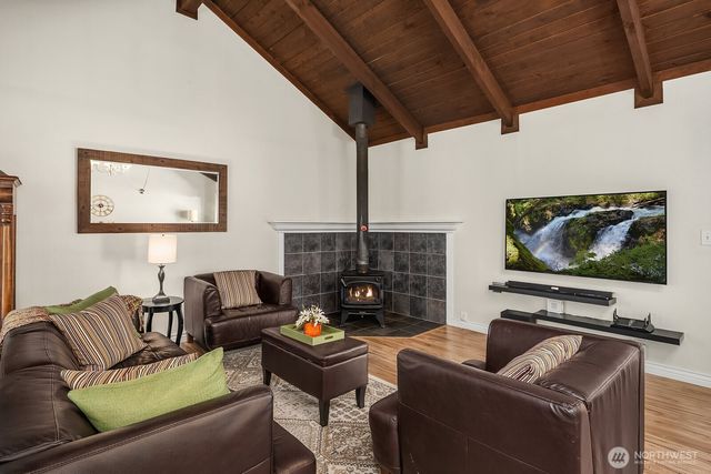 18460 NE Woodinville Duvall Place, Woodinville, WA 98077