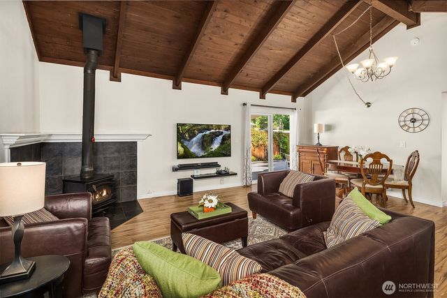 18460 NE Woodinville Duvall Place, Woodinville, WA 98077