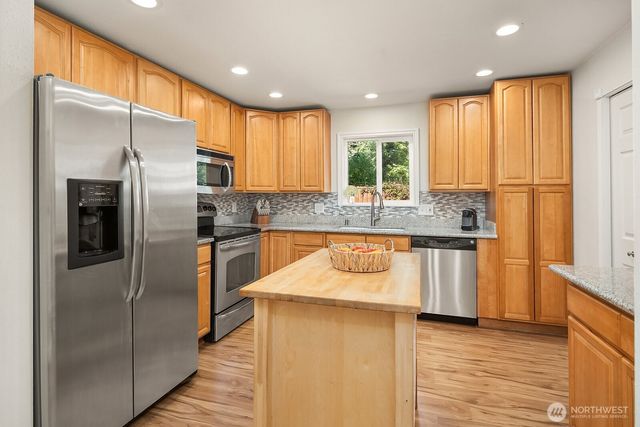 18460 NE Woodinville Duvall Place, Woodinville, WA 98077