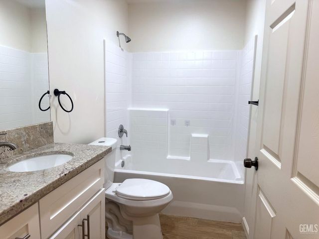 1112 El Tejon Avenue, Bakersfield, CA 93308
