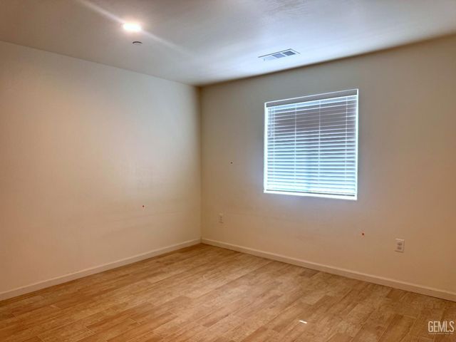 1112 El Tejon Avenue, Bakersfield, CA 93308