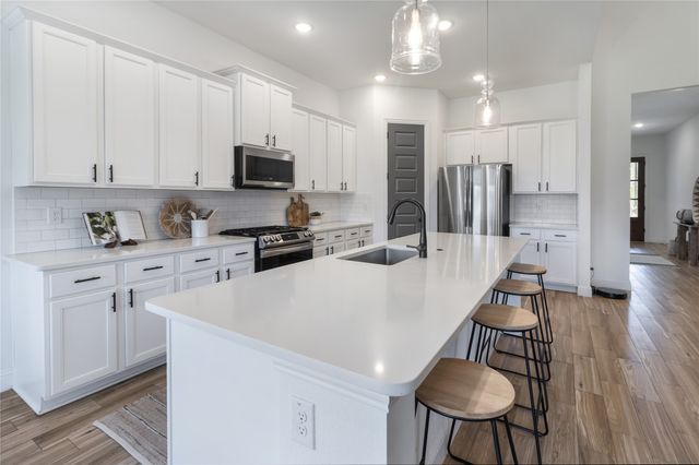1604 Berry Ridge Trail, Aubrey, TX 76227