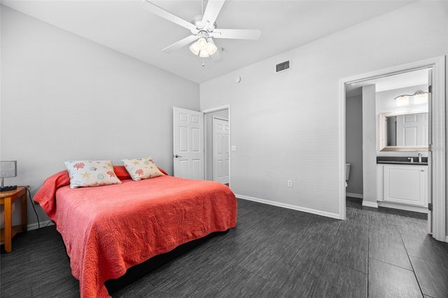 5141 SW 91ST WAY I-102, Gainesville, FL 32608