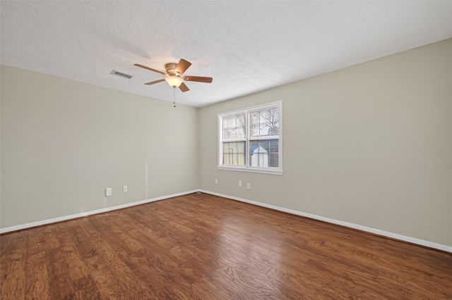 106 Longstreet Road, Willis, TX 77378