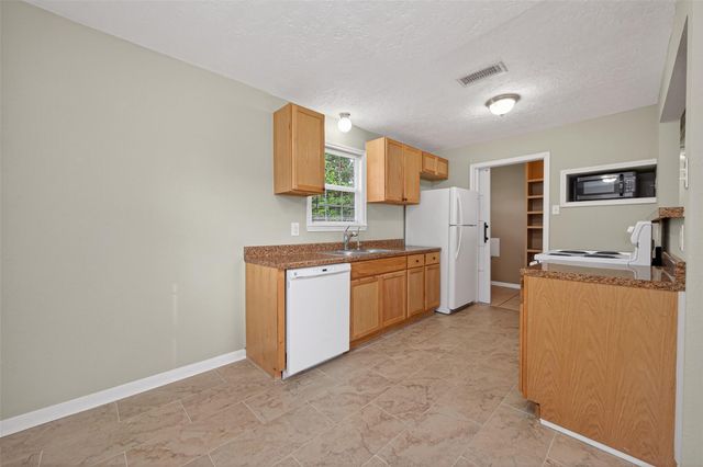 106 Longstreet Road, Willis, TX 77378