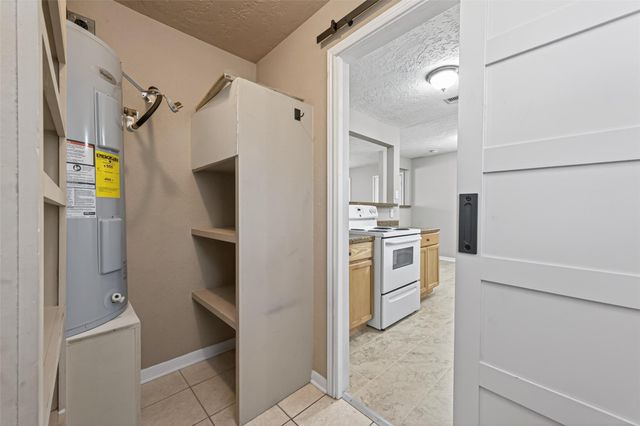 106 Longstreet Road, Willis, TX 77378