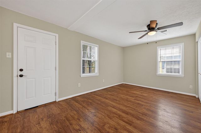 106 Longstreet Road, Willis, TX 77378