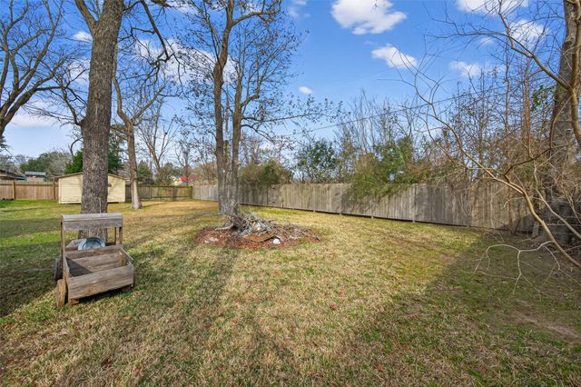 106 Longstreet Road, Willis, TX 77378