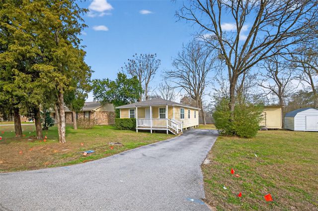 106 Longstreet Road, Willis, TX 77378