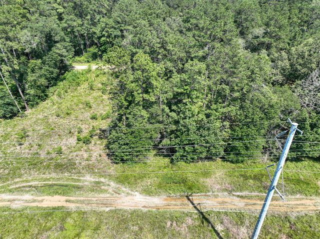 000 Fairway Dr, New Caney, TX 77357