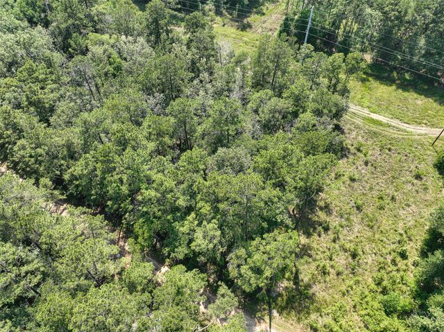 000 Fairway Dr, New Caney, TX 77357