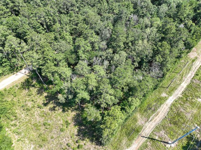 000 Fairway Dr, New Caney, TX 77357