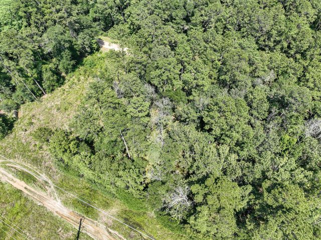 000 Fairway Dr, New Caney, TX 77357