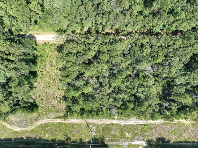 000 Fairway Dr, New Caney, TX 77357