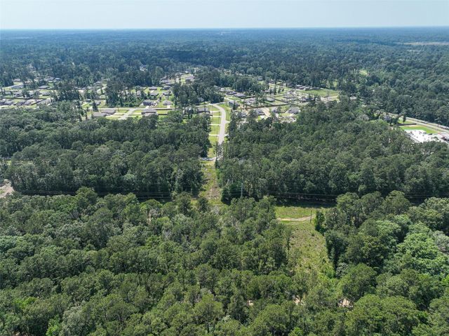 000 Fairway Dr, New Caney, TX 77357