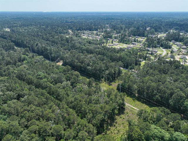 000 Fairway Dr, New Caney, TX 77357