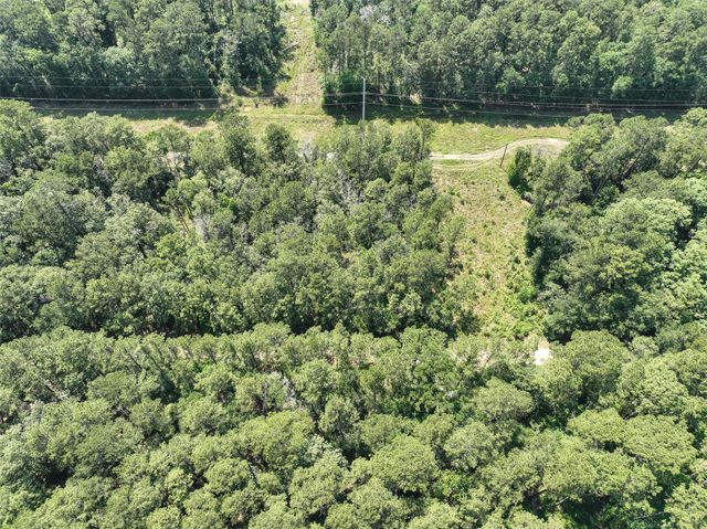 000 Fairway Dr, New Caney, TX 77357