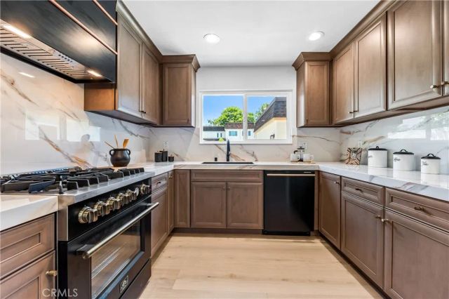 11 Rockrose Way, Irvine, CA 92612