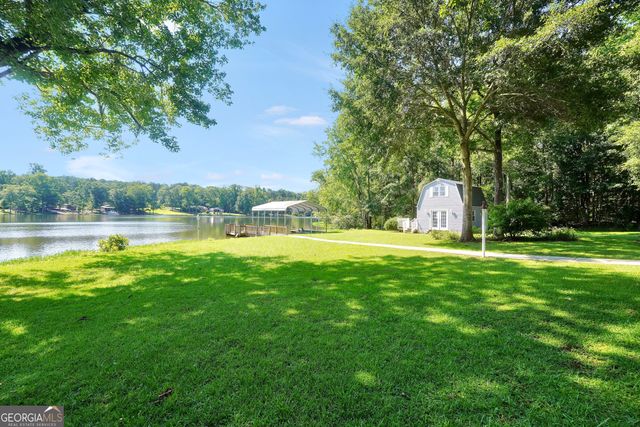 561 Harbour Shores Drive, Jackson, GA 30233