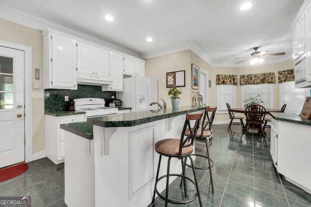 561 Harbour Shores Drive, Jackson, GA 30233