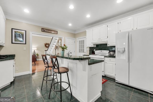 561 Harbour Shores Drive, Jackson, GA 30233