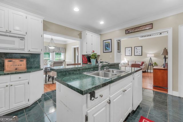 561 Harbour Shores Drive, Jackson, GA 30233
