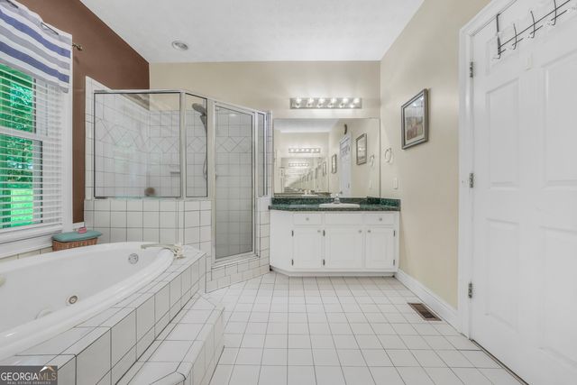 561 Harbour Shores Drive, Jackson, GA 30233