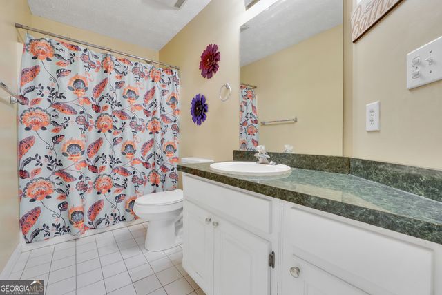 561 Harbour Shores Drive, Jackson, GA 30233