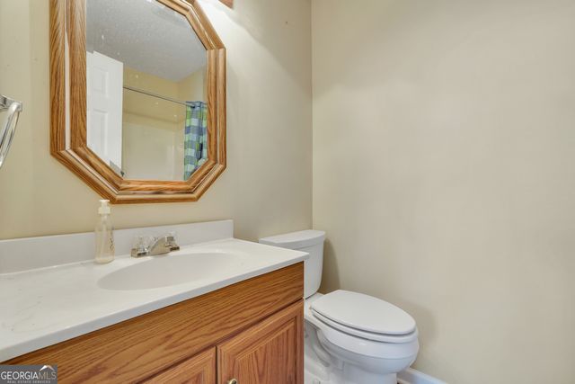 561 Harbour Shores Drive, Jackson, GA 30233