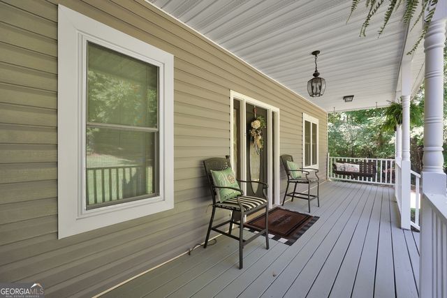 561 Harbour Shores Drive, Jackson, GA 30233