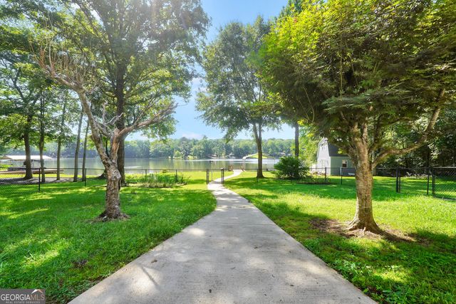 561 Harbour Shores Drive, Jackson, GA 30233