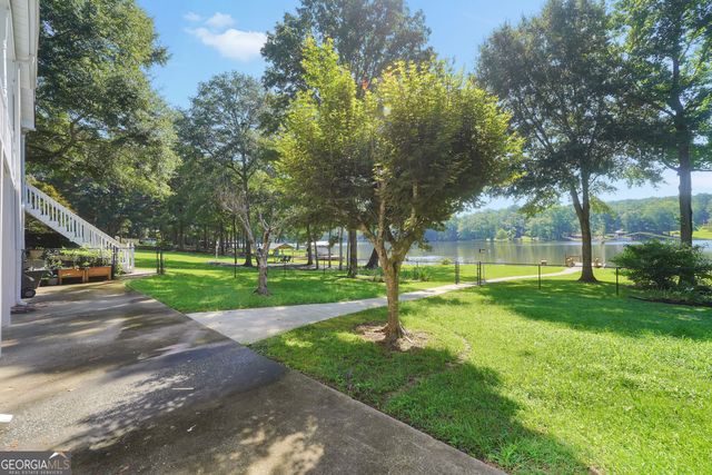 561 Harbour Shores Drive, Jackson, GA 30233