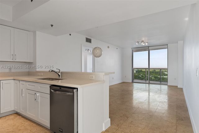 2641 N Flamingo Rd 2205N, Sunrise, FL 33323