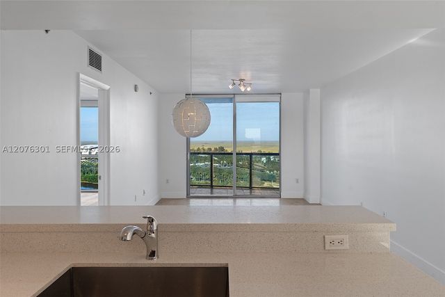 2641 N Flamingo Rd 2205N, Sunrise, FL 33323