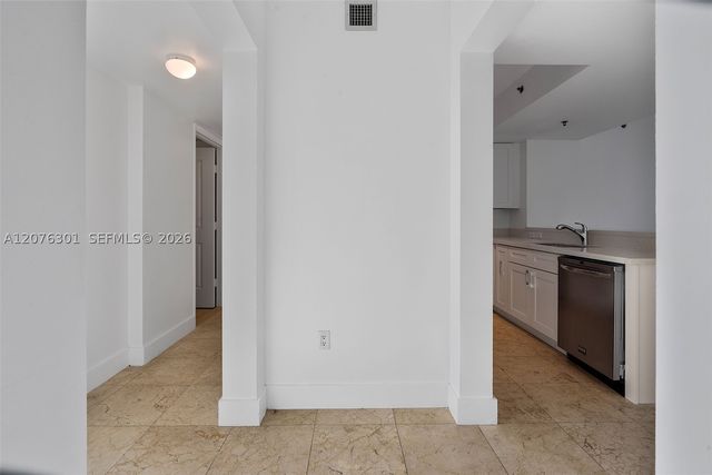 2641 N Flamingo Rd 2205N, Sunrise, FL 33323