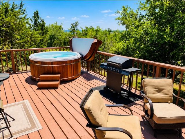 863 Roadrunner SPUR, Canyon Lake, TX 78133