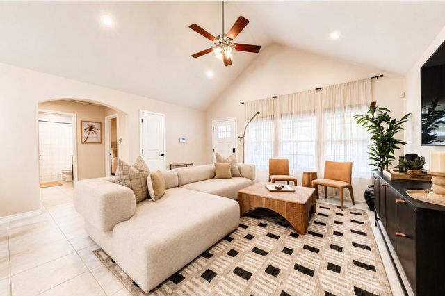863 Roadrunner SPUR, Canyon Lake, TX 78133