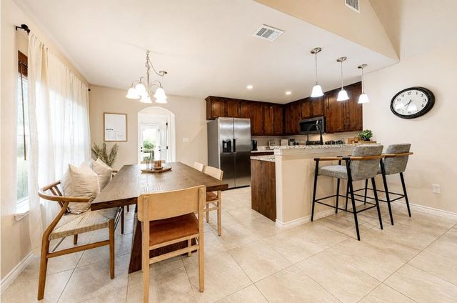 863 Roadrunner SPUR, Canyon Lake, TX 78133