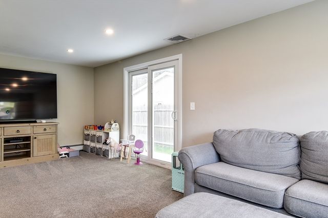 15 Fenway Drive, Framingham, MA 01701