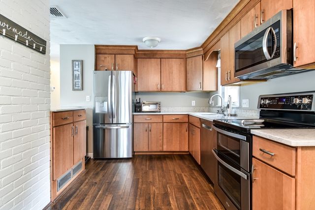 15 Fenway Drive, Framingham, MA 01701