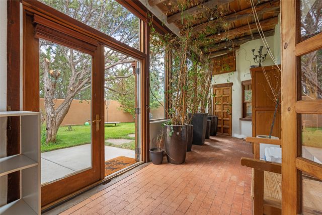 106 Camino Espejo, Santa Fe, NM 87507