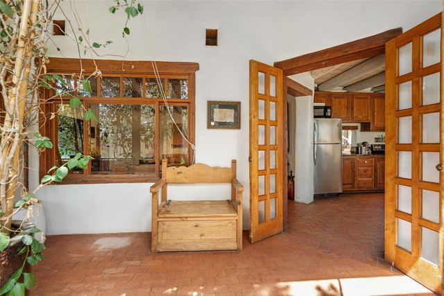 106 Camino Espejo, Santa Fe, NM 87507