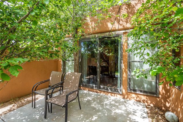 106 Camino Espejo, Santa Fe, NM 87507